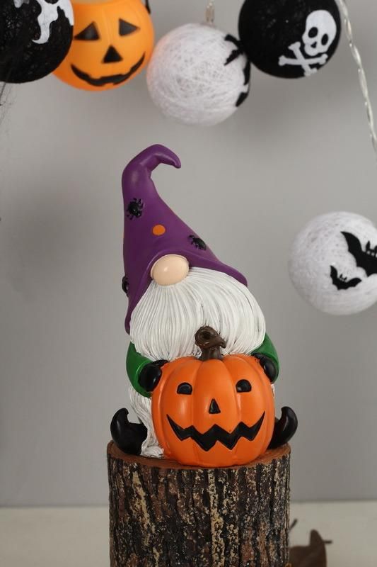 Latest Style Wholesale Custom High Quality Party Accessories Craft Halloween Resin Gandalf on Pumpkin
