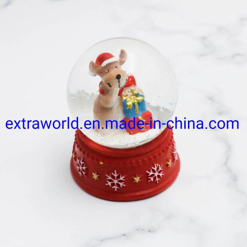 Manucature Resin Snow Globe for Christmas Decoration