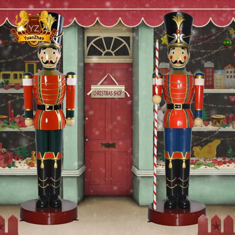 China Factory Wholesale High Quality Customized Size Resin Fiberglass Nutcrackers Soldiers