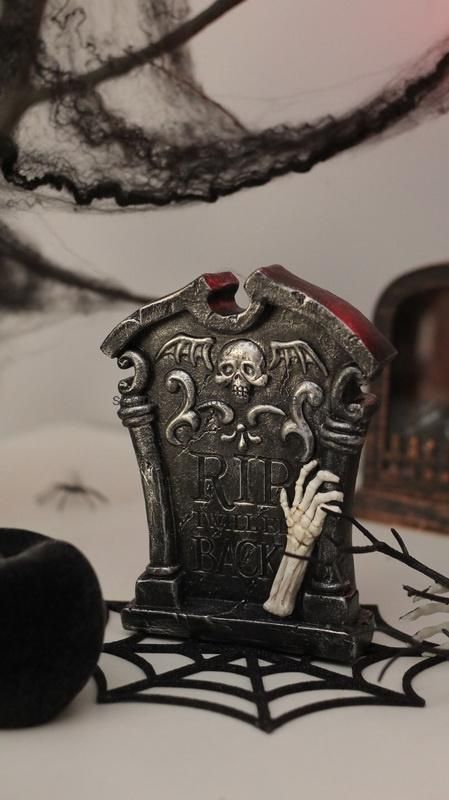 New and Unique Halloween Resin Tombstone Decoration