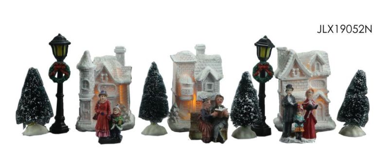 Custom Design Table Top Village Holiday Decor Battery Lighted Polyresin Christmas House Christmas Tree Set Decoration