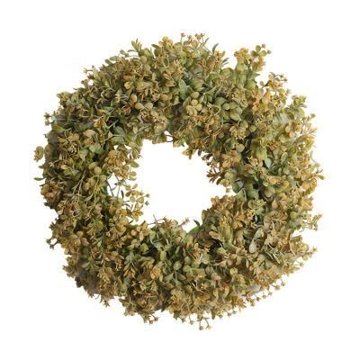 Hot Sale Artificial Christmas Wreath Flocked with Mixed Decorations and Pre-Strung Decorative Flowers &amp; Wreaths Wintry Pine