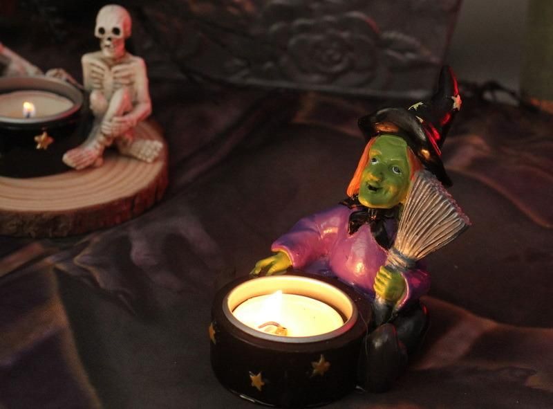 Halloween′s Festival Holiday Witch Ornaments for Decoration Hot Sale