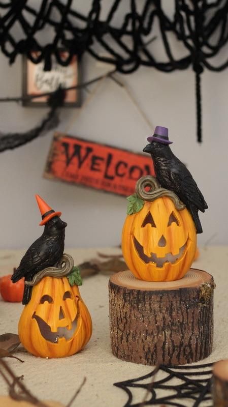Halloween Decoration Crafts Wholesale Resin Crow Halloween Pumpkin Decoration with LED Light