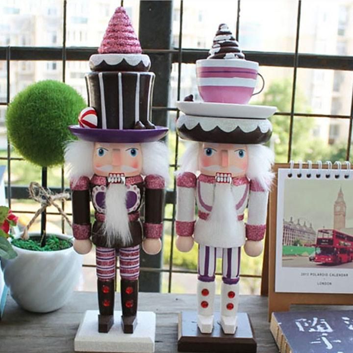 Lifelike Resin Soldier Nutcracker Statue for Christmas Decoration