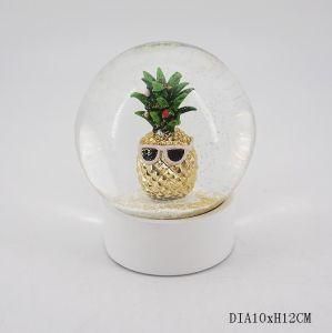 Custom 3D Handcraft Christmas Gifts Resin Base Crystal Globe Water Snow Ball