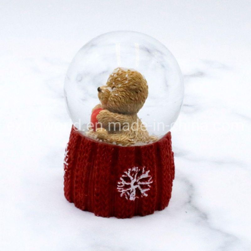 European Custom Made Christmas Home Decoration Lovely Bear Resin Snowball