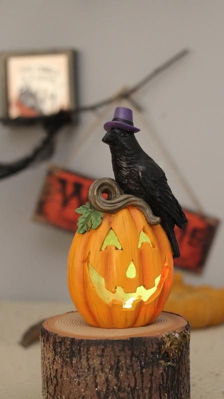 Halloween Decoration Crafts Wholesale Resin Crow Halloween Pumpkin Decoration with LED Light