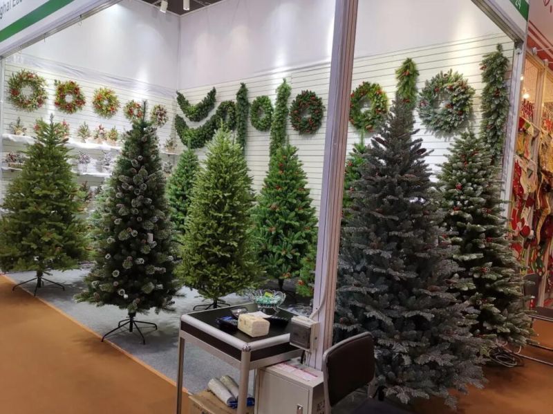 240cm Green PE and PVC Mixed Hinged Christmas Tree with Snow Home Decoration Christmas Tree