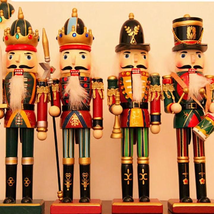Lifelike Resin Soldier Nutcracker Statue for Christmas Decoration