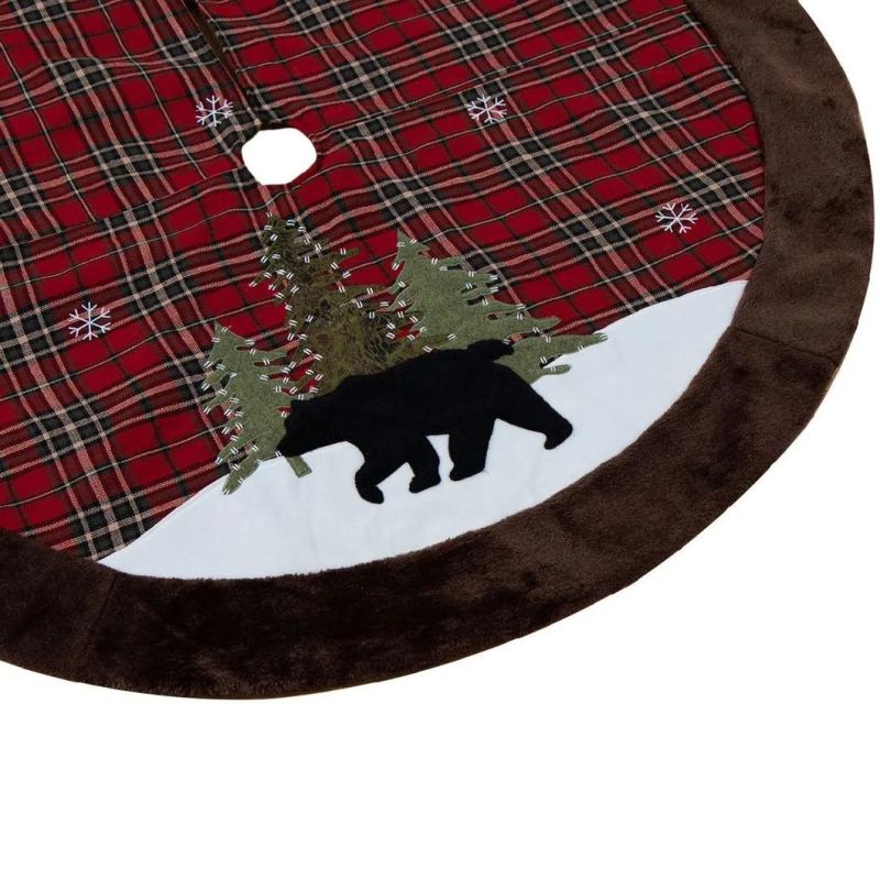 2020 Creative Plaid Cloth Embroidered Snowflake Black Bear Tree Skirt Christmas Day Decorations Christmas Tree Skirt Wholesale Customization