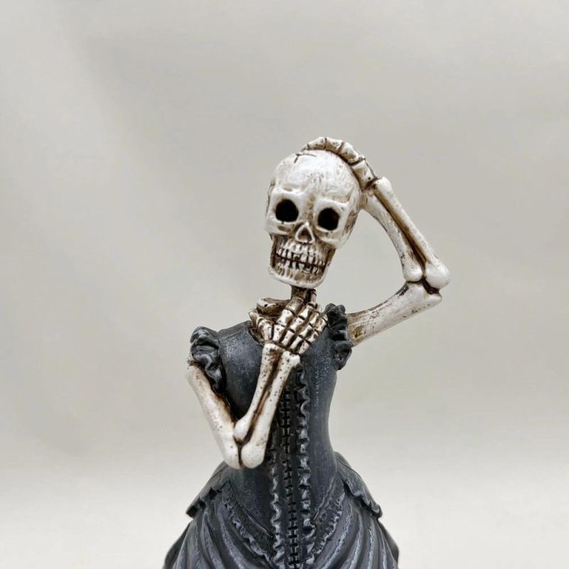 New Design Customized Gothic Scary Skull Figurine Polyresin Halloween Decoration and Gift