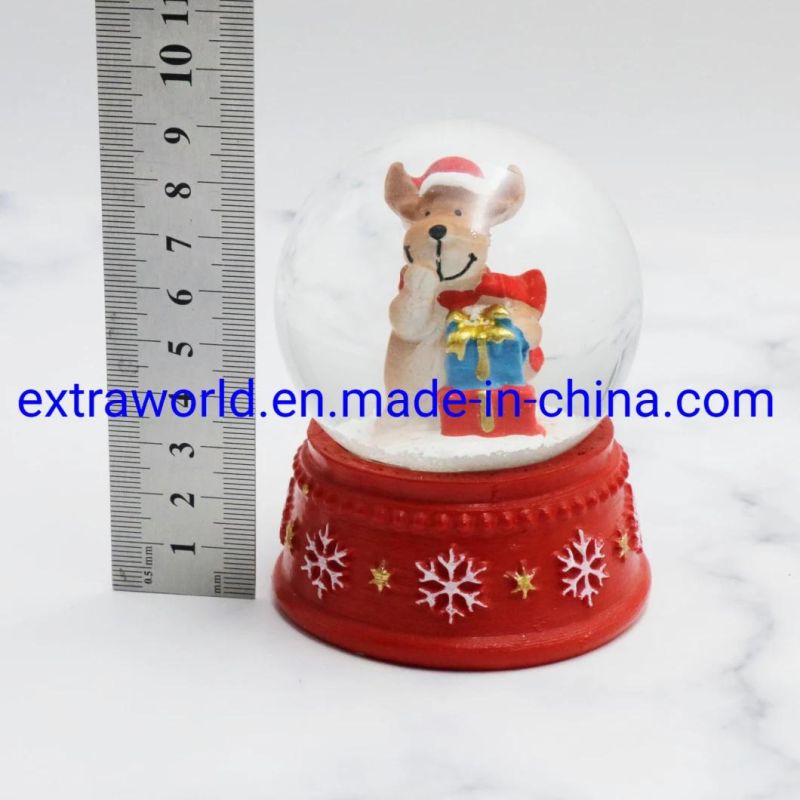 Manucature Resin Snow Globe for Christmas Decoration