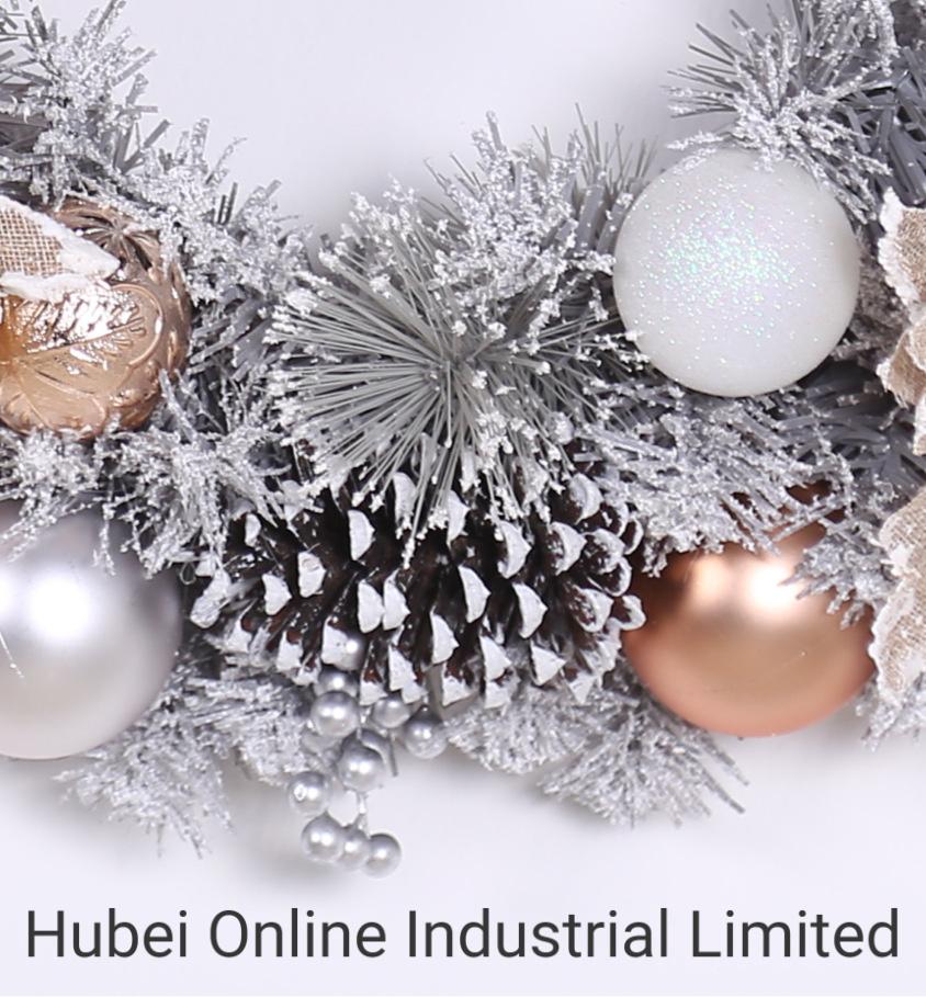 China Christmas Silver Wreath Decorative Wholesale Pine Christmas Wreath for Gifts Decoration