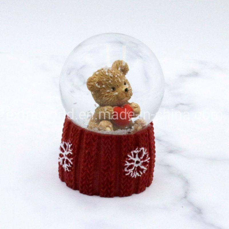 European Custom Made Christmas Home Decoration Lovely Bear Resin Snowball