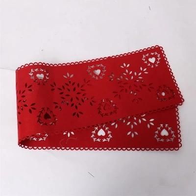 Yiwu BSCI Factory Sell Felt Material X-ray Made Hollow Christmas Meal Table Supplies