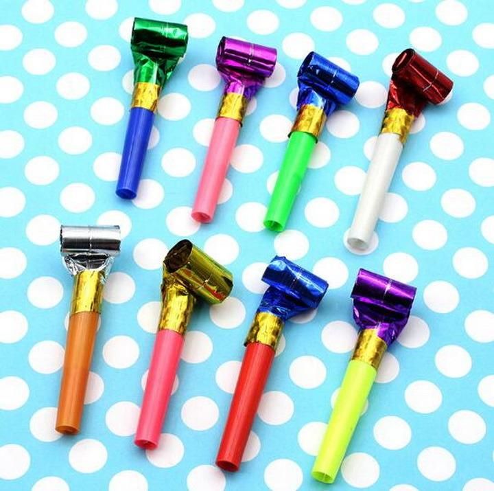 Creative Children′s Birthday Party Long Nose Whistles