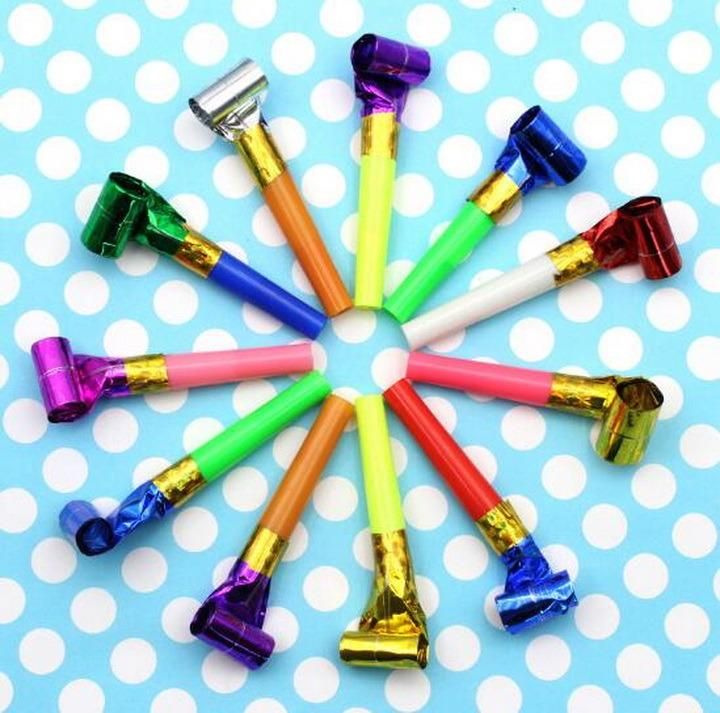 Creative Children′s Birthday Party Long Nose Whistles