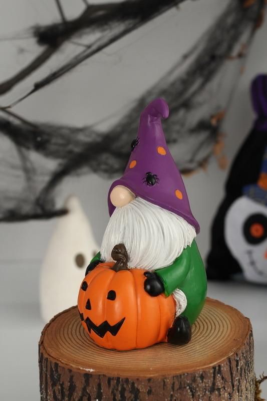 Latest Style Wholesale Custom High Quality Party Accessories Craft Halloween Resin Gandalf on Pumpkin