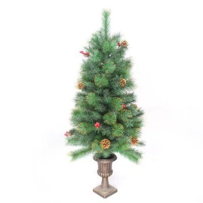 Yh21115 Hot Sale Metal Pot Pine Cone Berry Pine Needle Christmas Tree for Christmas Decoration