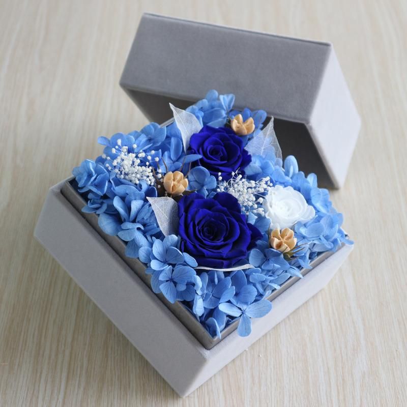 Factory Supply Beautiful and Romantic Natural Preserved Roses Flower Gift Box for Girlfriend